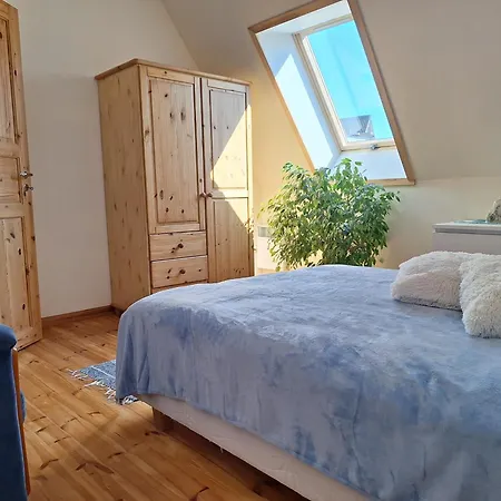Majutus Rahulikus Piirkonnas Kesklinna Ja Mere Laeheduses Kuressaare Exterior photo